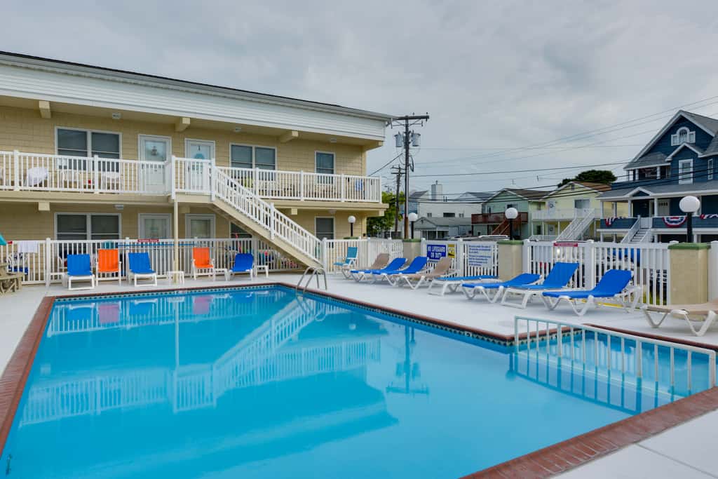 North Wildwood Condo w/ Pool, Walk to Boardwalk!