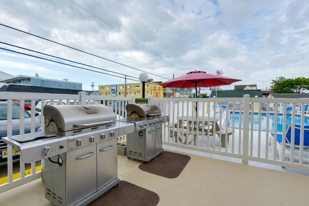 North Wildwood Condo w/ Pool, Walk to Boardwalk!