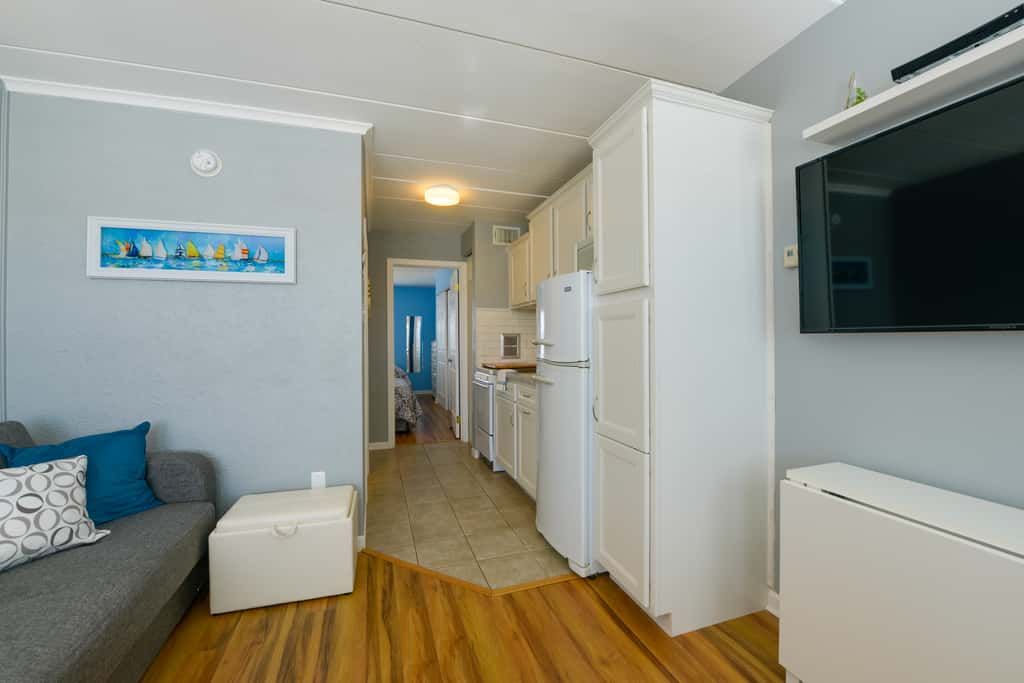 North Wildwood Condo w/ Pool, Walk to Boardwalk!
