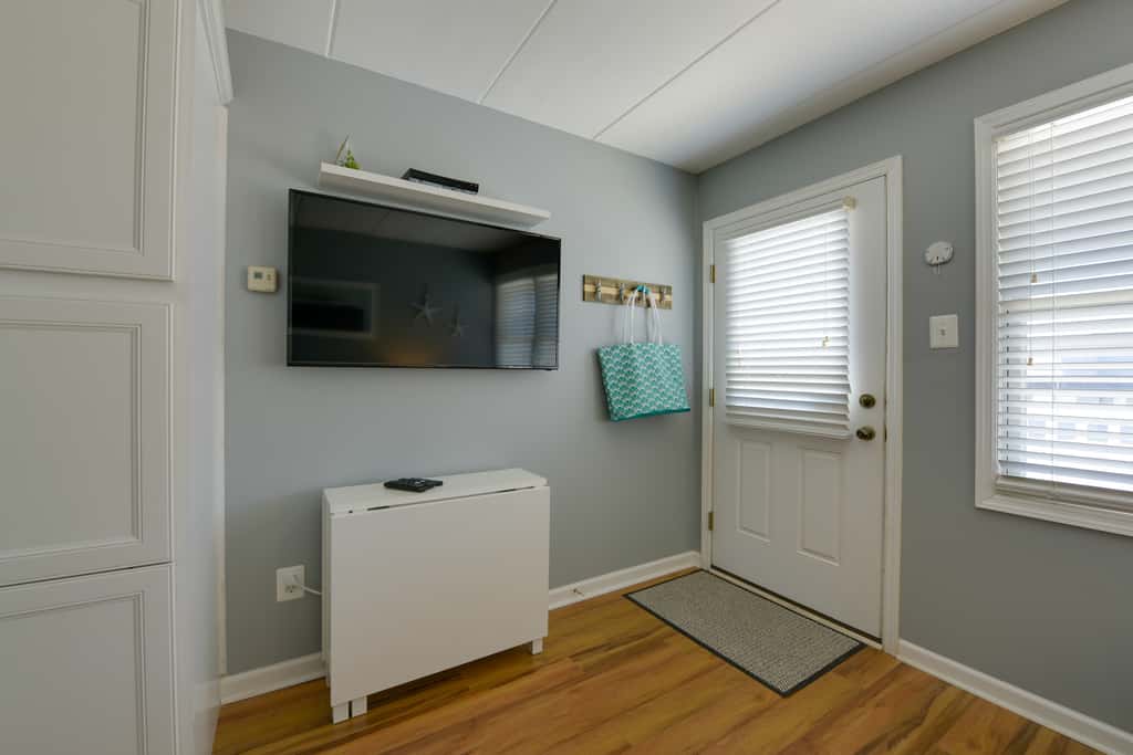 North Wildwood Condo w/ Pool, Walk to Boardwalk!
