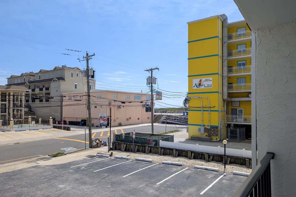 Coastal Condo w/ Pool, 1 Block to Wildwood Beach!