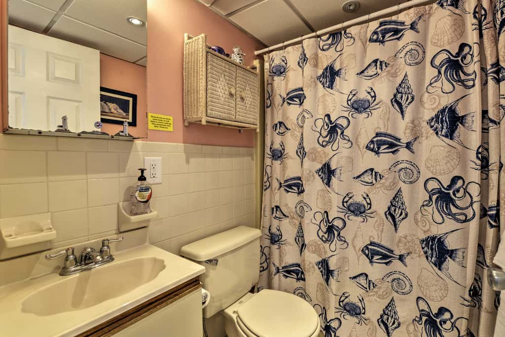Coastal Condo w/ Pool, 1 Block to Wildwood Beach!