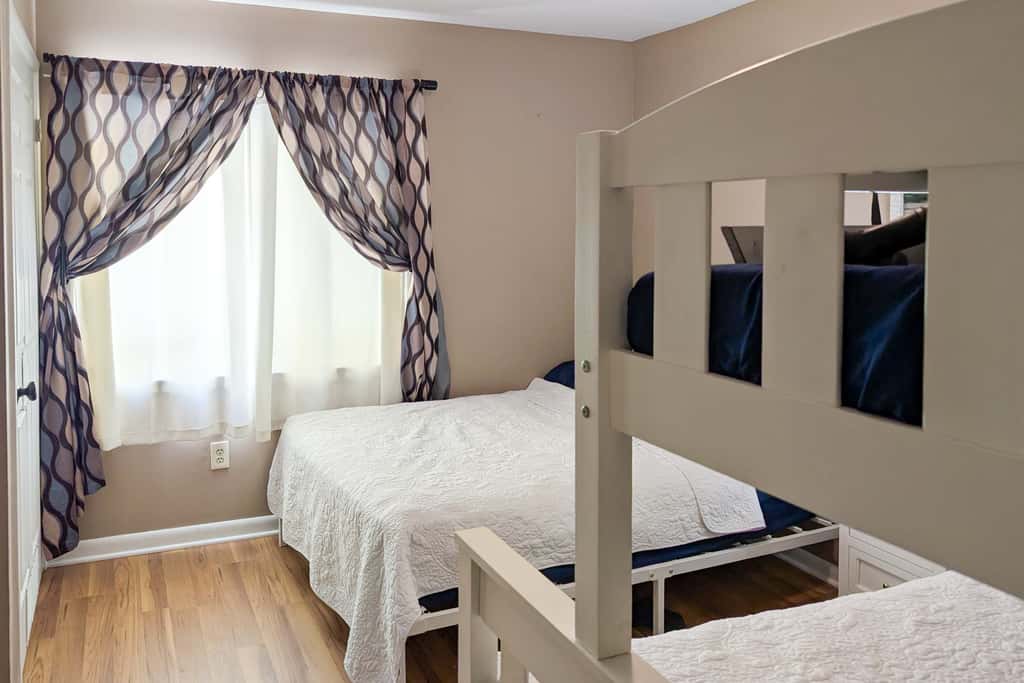 Coastal Condo w/ Pool, 1 Block to Wildwood Beach!