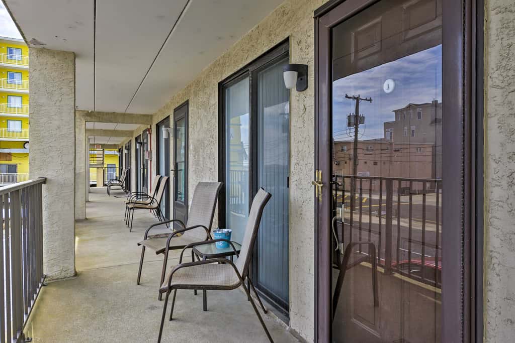 Coastal Condo w/ Pool, 1 Block to Wildwood Beach!