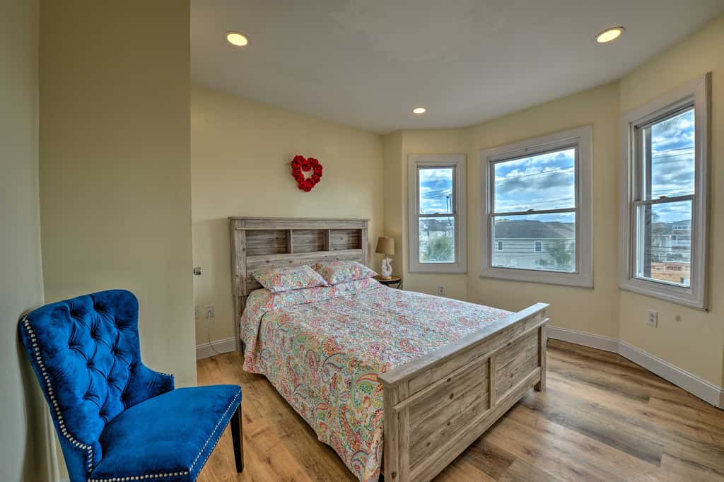 Seaside Wildwood Haven: Walk to Boardwalk/Beach!