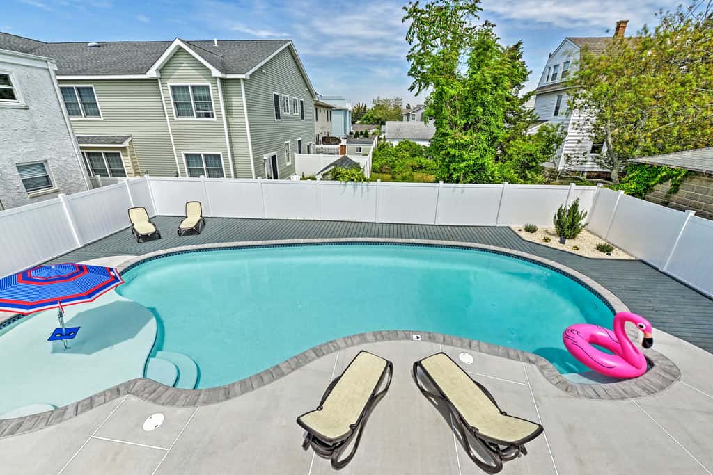Seaside Wildwood Haven: Walk to Boardwalk/Beach!