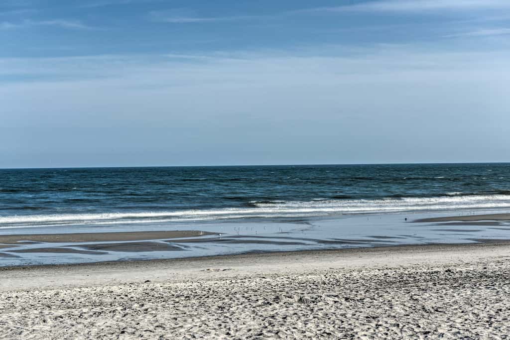 Bayfront Brigantine Escape w/ Porch & Bay Views!