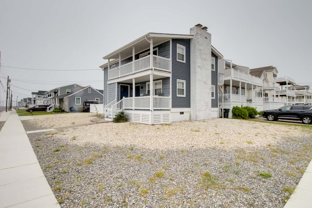 Bayfront Brigantine Escape w/ Porch & Bay Views!