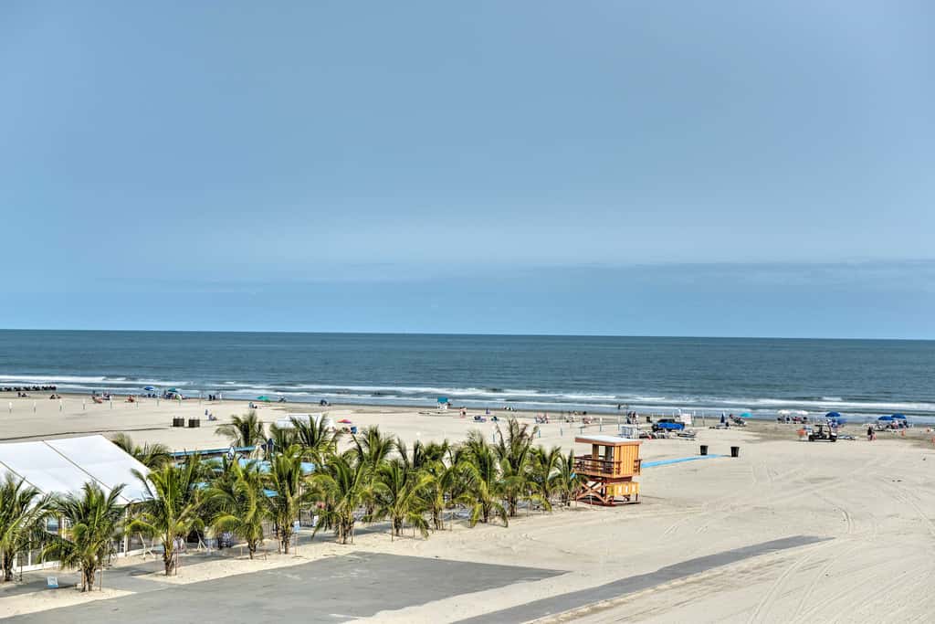 Private Beach! Oceanfront Wildwood Crest Retreat