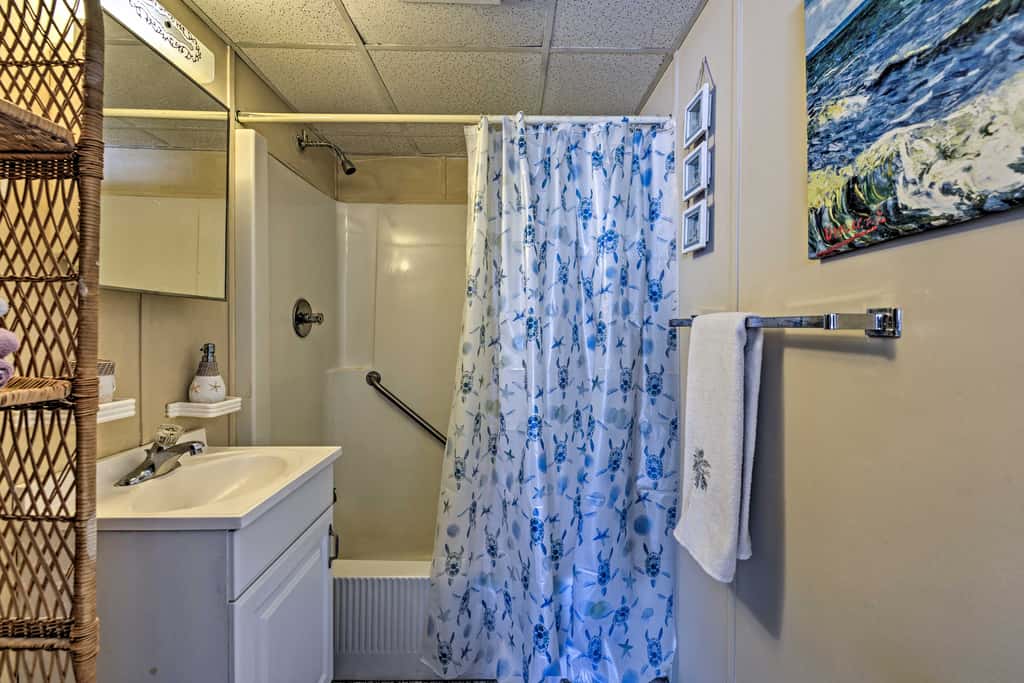 Condo w/ Pool Access on Wildwood Crest Beach!