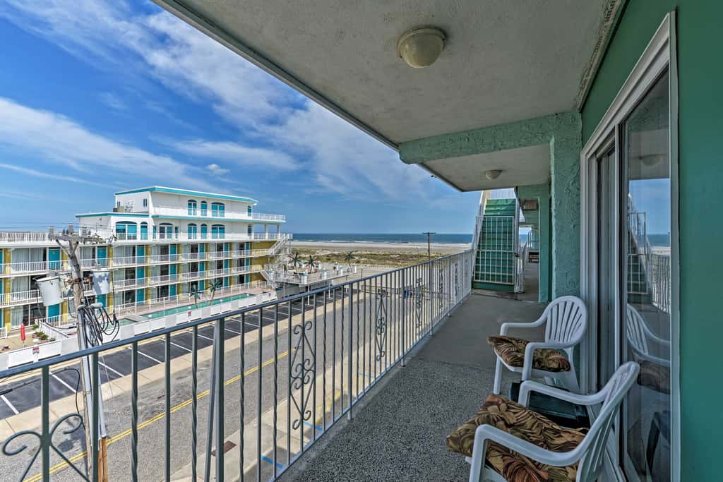 Condo w/ Pool Access on Wildwood Crest Beach!