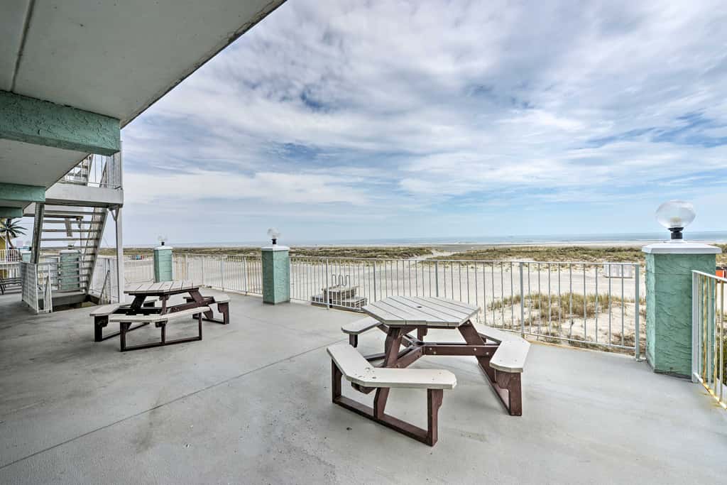 Condo w/ Pool Access on Wildwood Crest Beach!