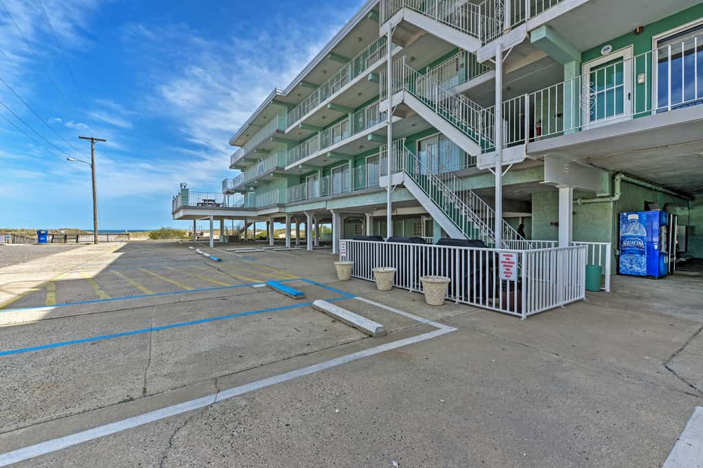 Condo w/ Pool Access on Wildwood Crest Beach!