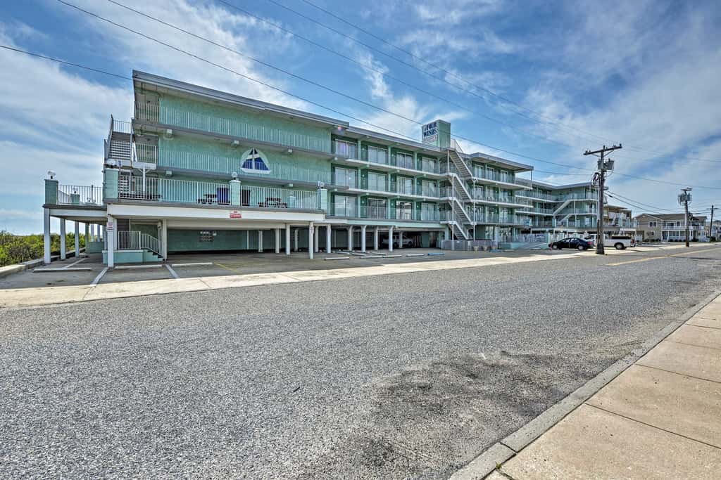 Condo w/ Pool Access on Wildwood Crest Beach!