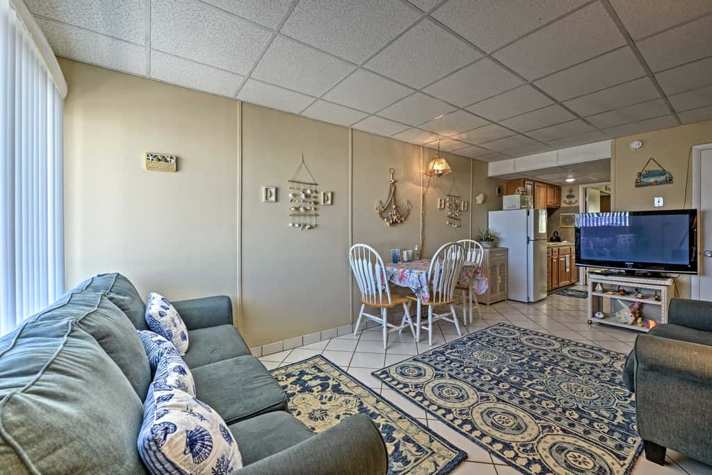 Condo w/ Pool Access on Wildwood Crest Beach!