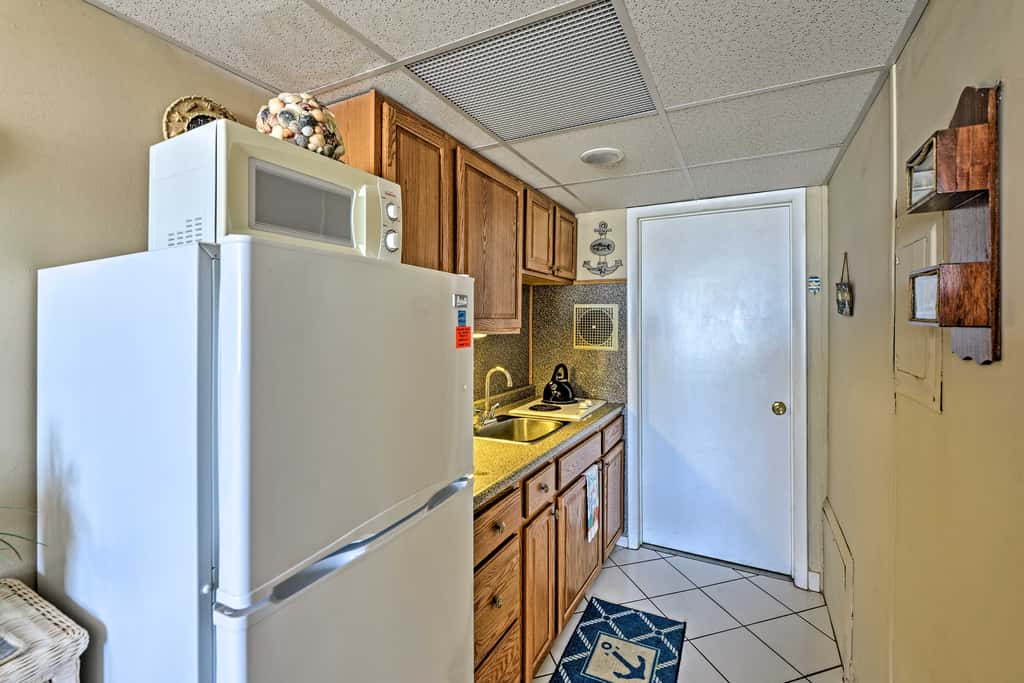 Condo w/ Pool Access on Wildwood Crest Beach!