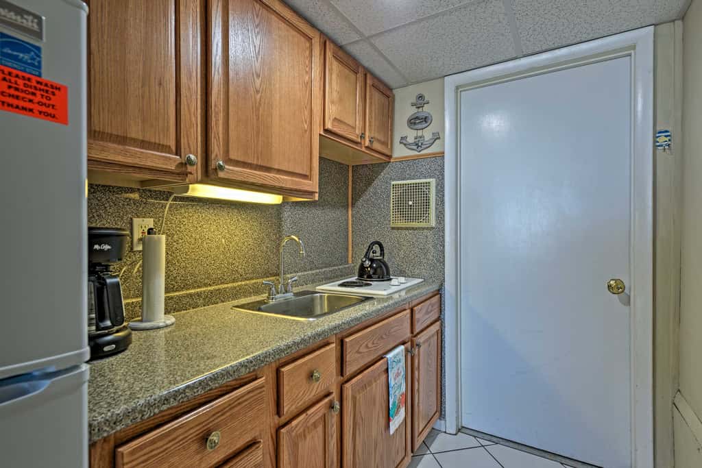 Condo w/ Pool Access on Wildwood Crest Beach!