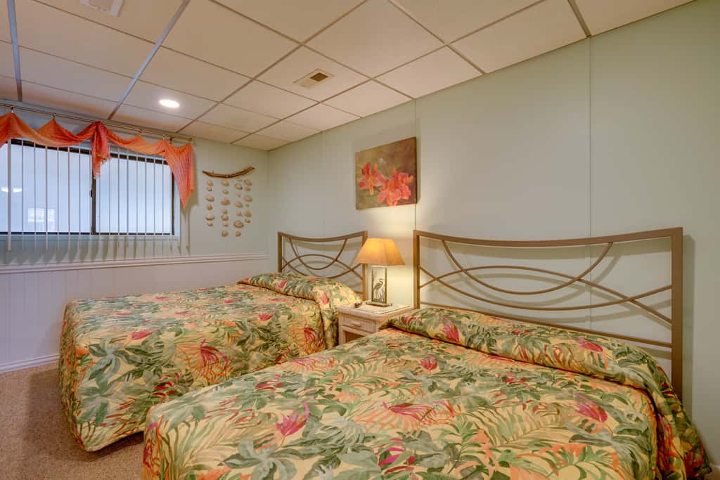 Cozy Oceanfront Condo w/ Pool & Beach Access!