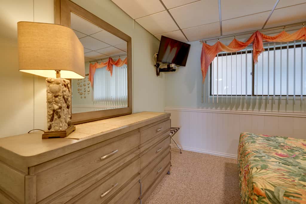 Cozy Oceanfront Condo w/ Pool & Beach Access!
