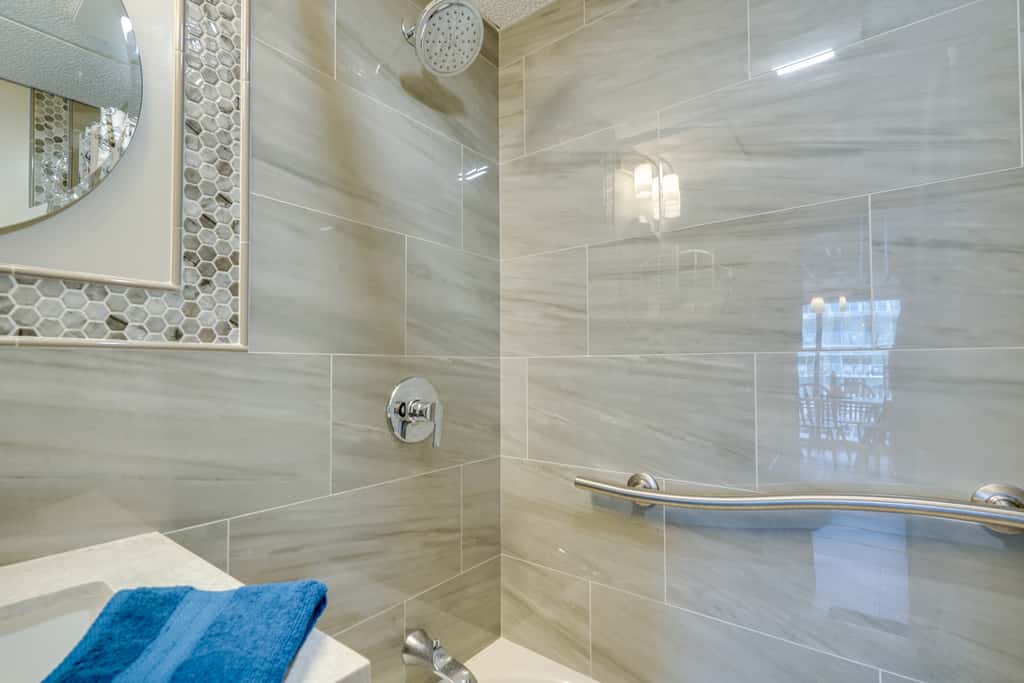 Cozy Oceanfront Condo w/ Pool & Beach Access!