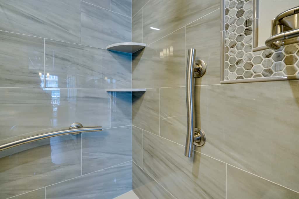 Cozy Oceanfront Condo w/ Pool & Beach Access!