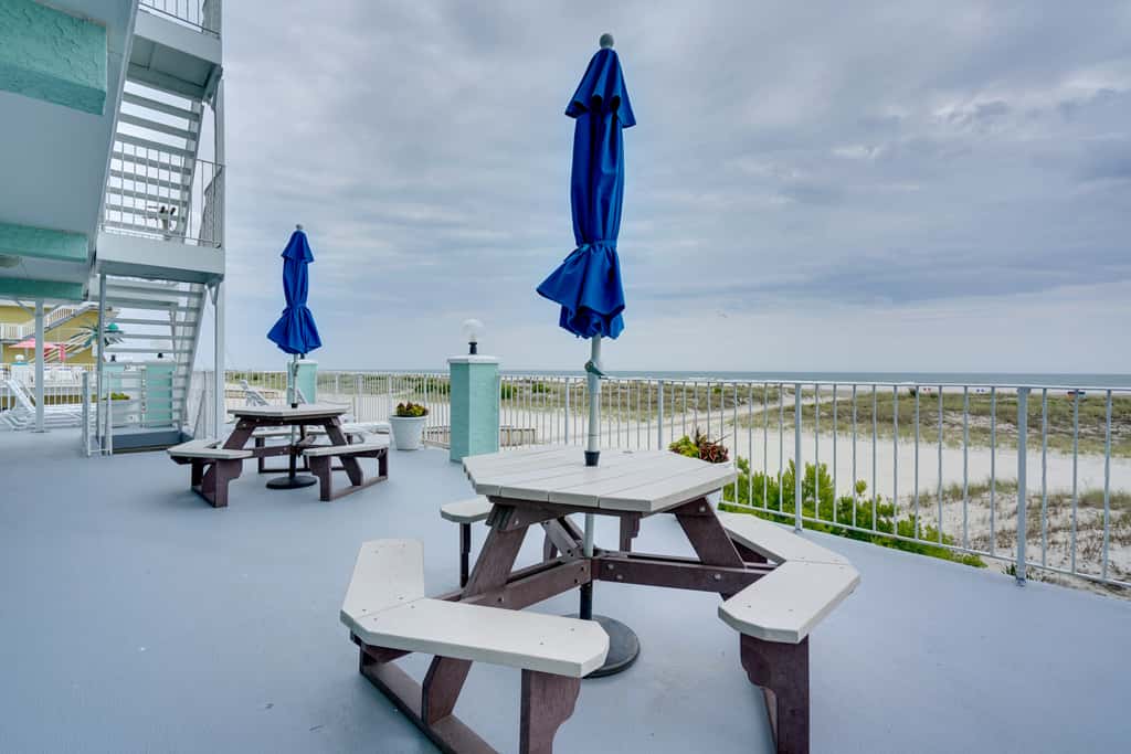 Cozy Oceanfront Condo w/ Pool & Beach Access!
