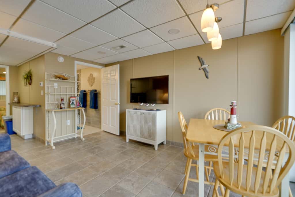 Cozy Oceanfront Condo w/ Pool & Beach Access!