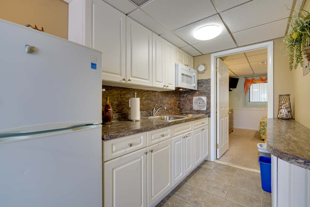Cozy Oceanfront Condo w/ Pool & Beach Access!