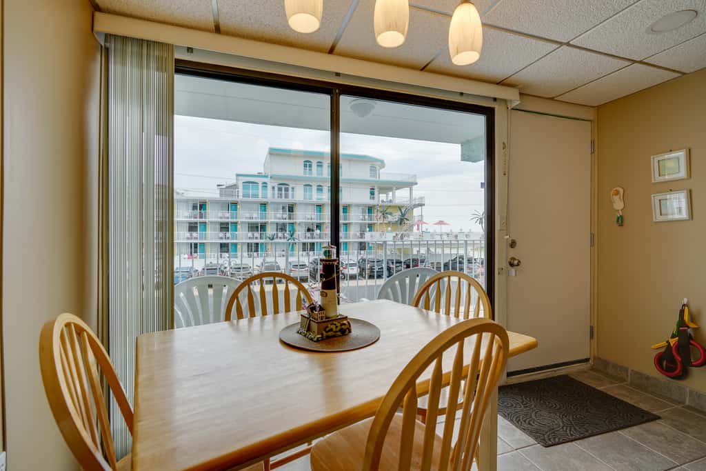 Cozy Oceanfront Condo w/ Pool & Beach Access!