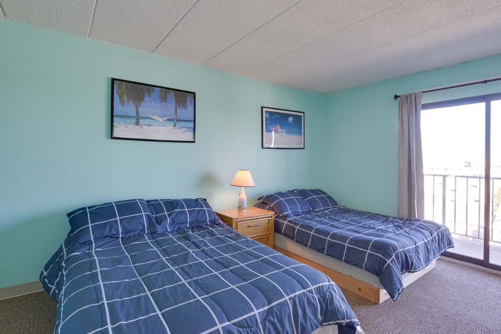 Simple North Wildwood Condo - Steps to Beach!