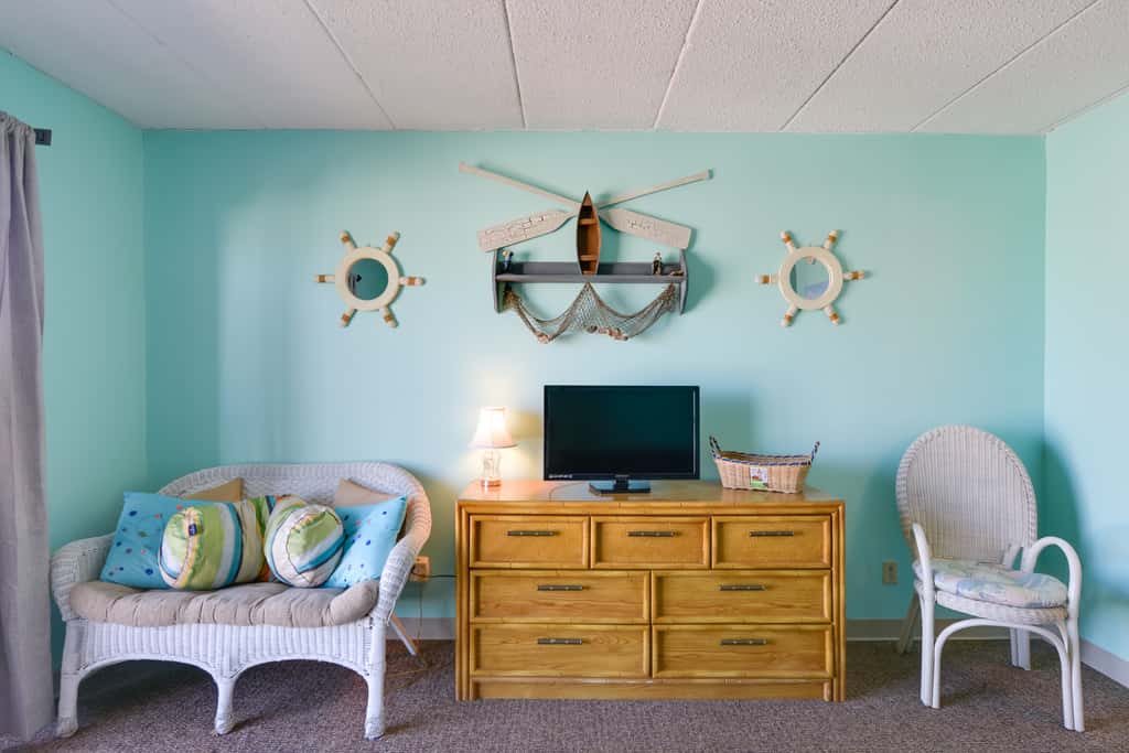 Simple North Wildwood Condo - Steps to Beach!