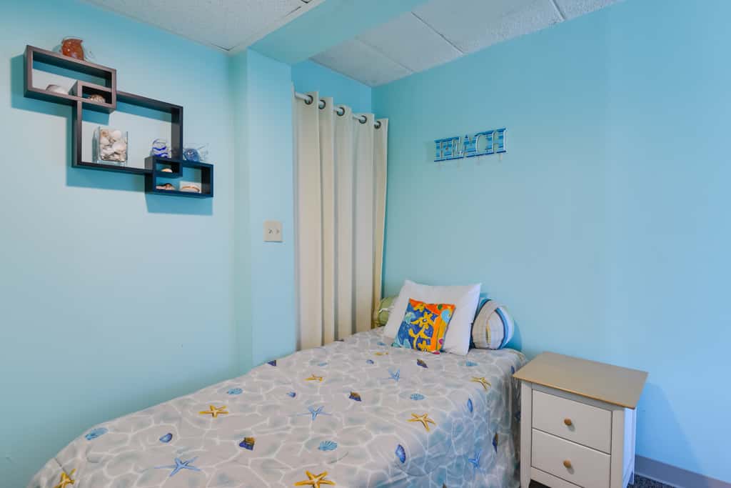 Simple North Wildwood Condo - Steps to Beach!