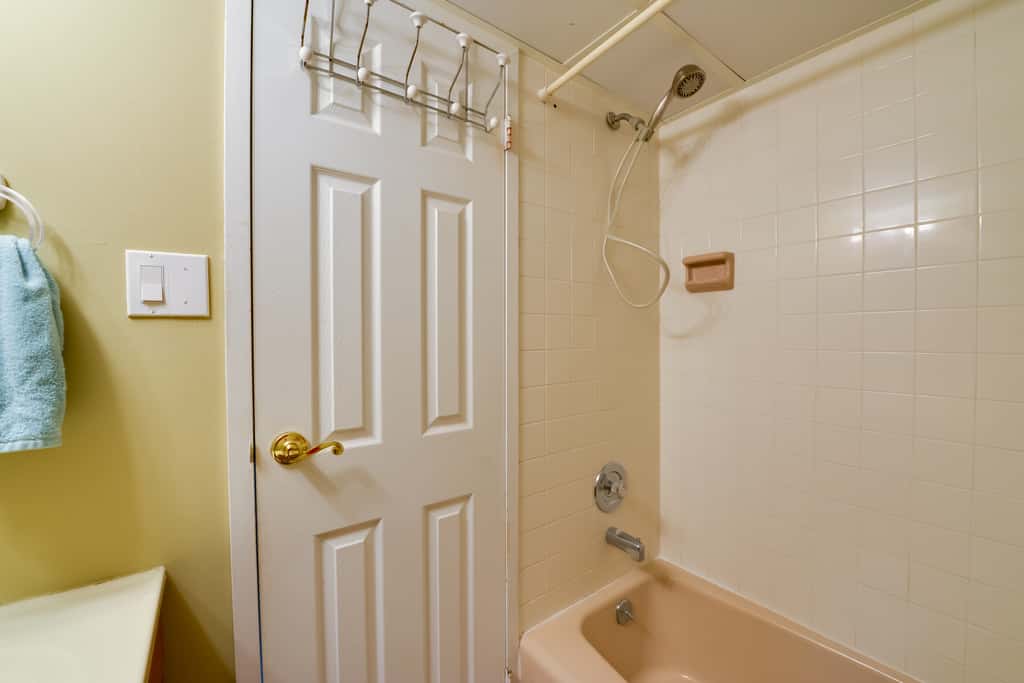 Simple North Wildwood Condo - Steps to Beach!