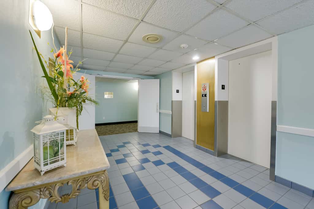 Simple North Wildwood Condo - Steps to Beach!