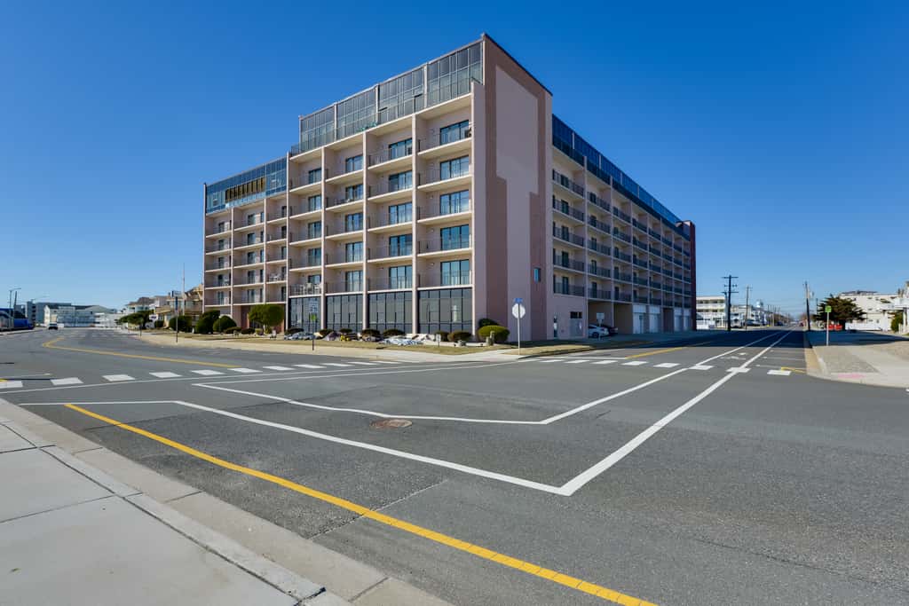 Simple North Wildwood Condo - Steps to Beach!