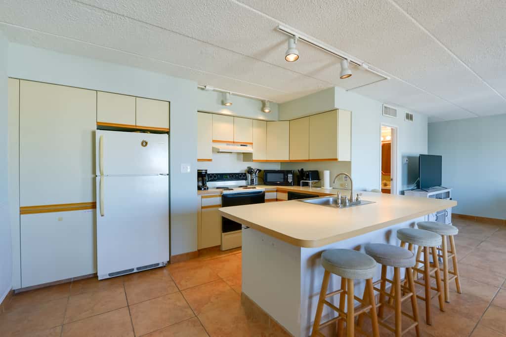 Simple North Wildwood Condo - Steps to Beach!