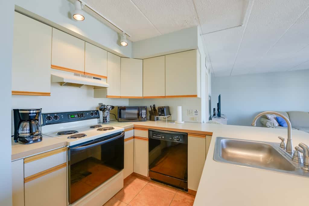 Simple North Wildwood Condo - Steps to Beach!