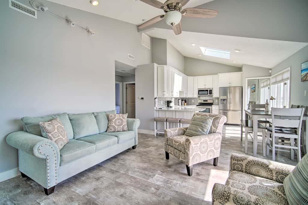 Condo w/ Bay Views ~ 5 Mi to Atlantic City!