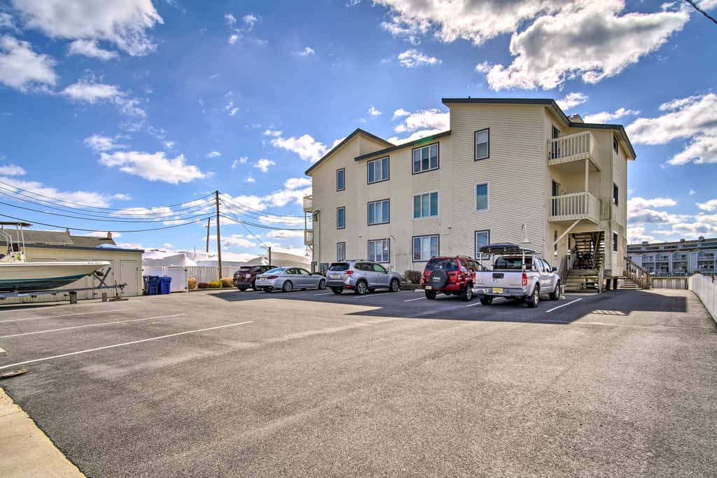 Condo w/ Bay Views ~ 5 Mi to Atlantic City!