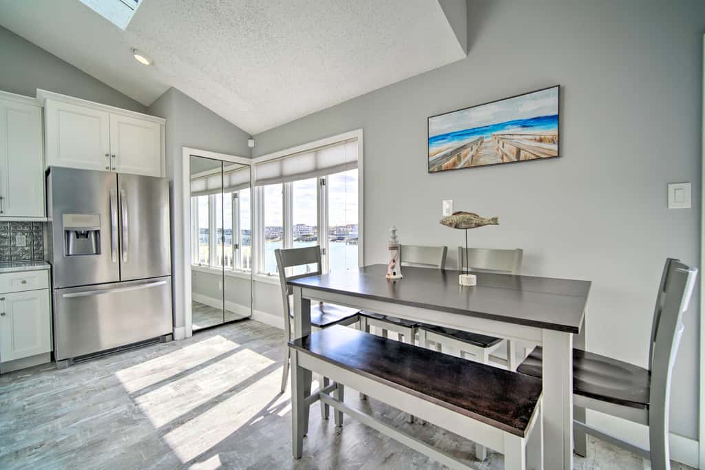 Condo w/ Bay Views ~ 5 Mi to Atlantic City!