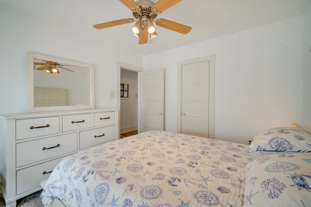 1 Block to Convention Center! Dog-Friendly Apt