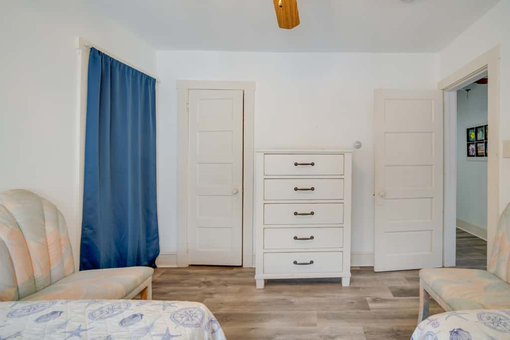1 Block to Convention Center! Dog-Friendly Apt