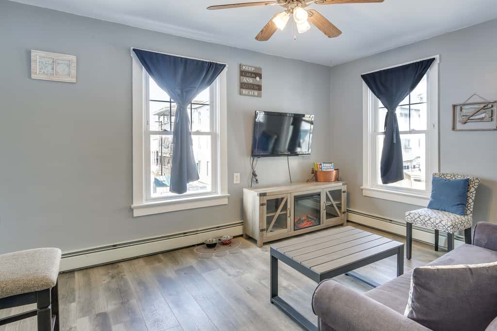 1 Block to Convention Center! Dog-Friendly Apt