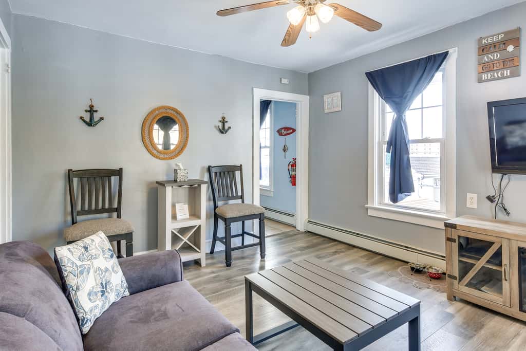 1 Block to Convention Center! Dog-Friendly Apt