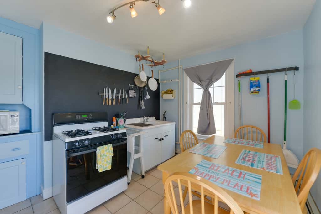 1 Block to Convention Center! Dog-Friendly Apt