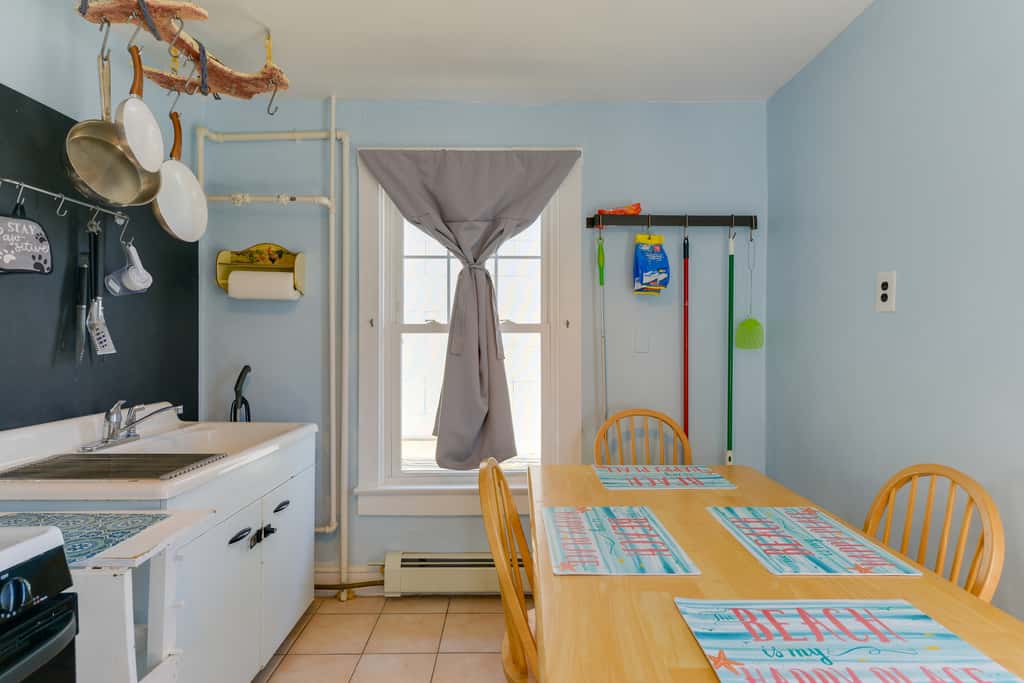 1 Block to Convention Center! Dog-Friendly Apt