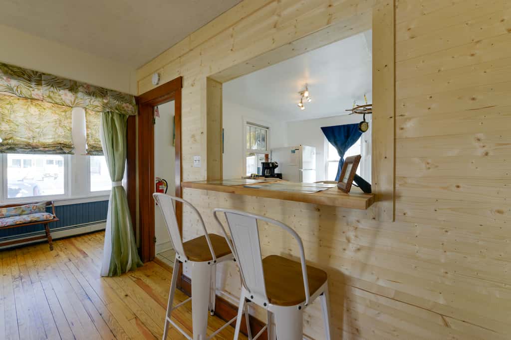 Near Convention Center & Boardwalk! Apt w/ Sunroom