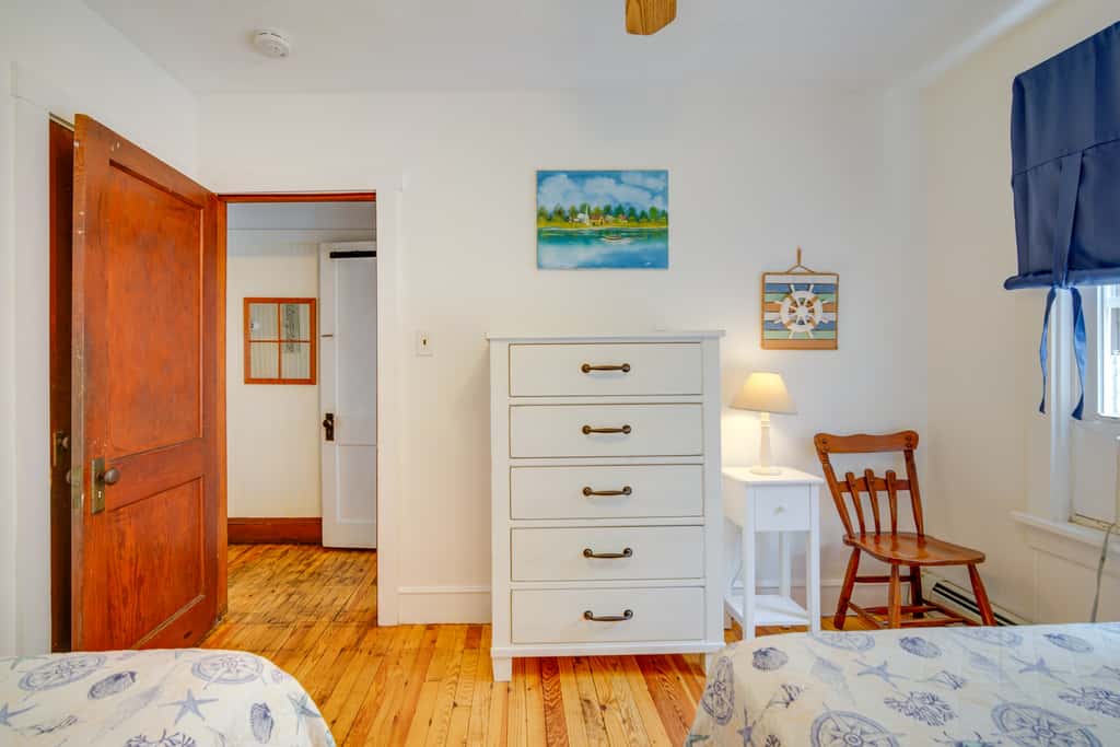 Near Convention Center & Boardwalk! Apt w/ Sunroom