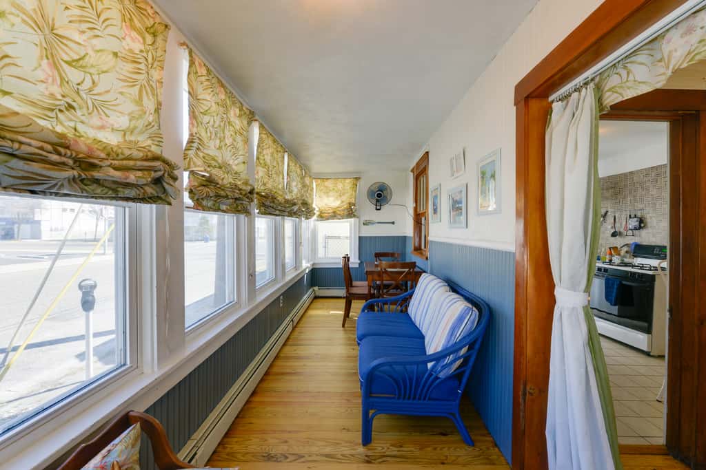 Near Convention Center & Boardwalk! Apt w/ Sunroom