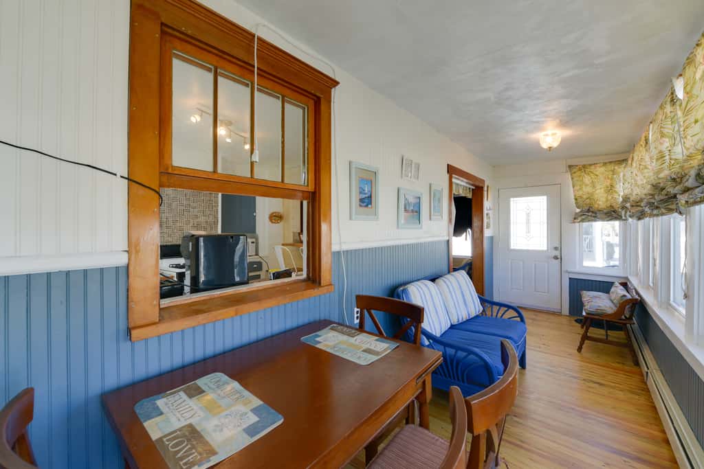 Near Convention Center & Boardwalk! Apt w/ Sunroom